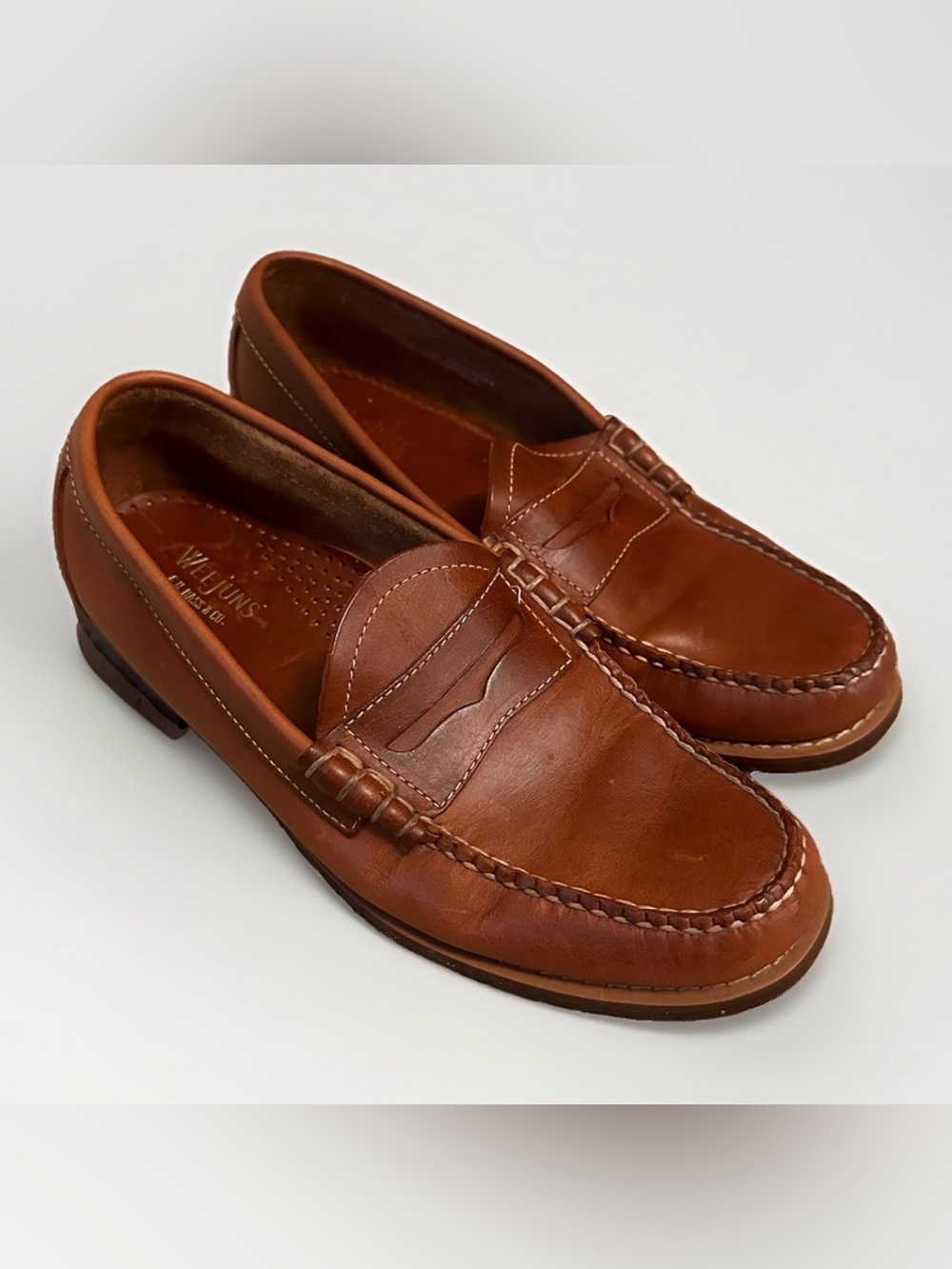 GH Bass Weejuns Penny Loafers Mens Size 8 D Brown Leather Shoes El Salvador